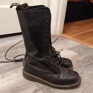 Dr. Martens Size 7 Calf 1460s